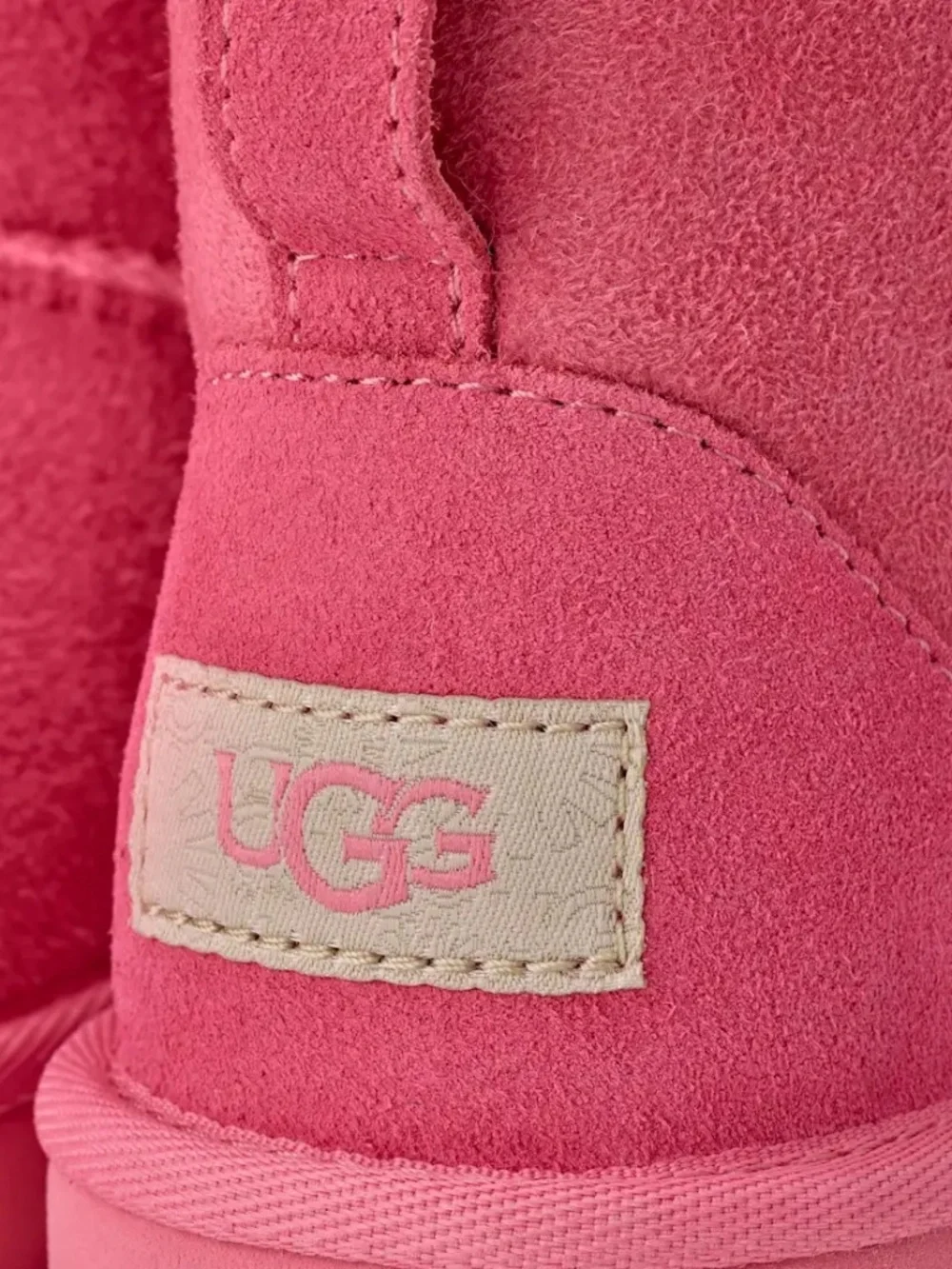 UGG Boots Mini Classic II Pink Bloom Boots Big Kids Youth 6 Brand New in Box NIB